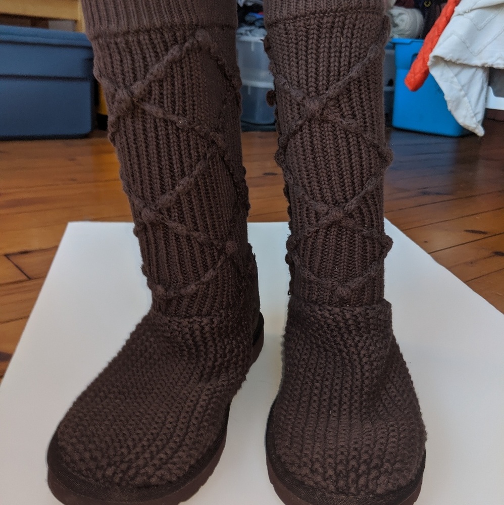 Ugg sweater boots Sz 8